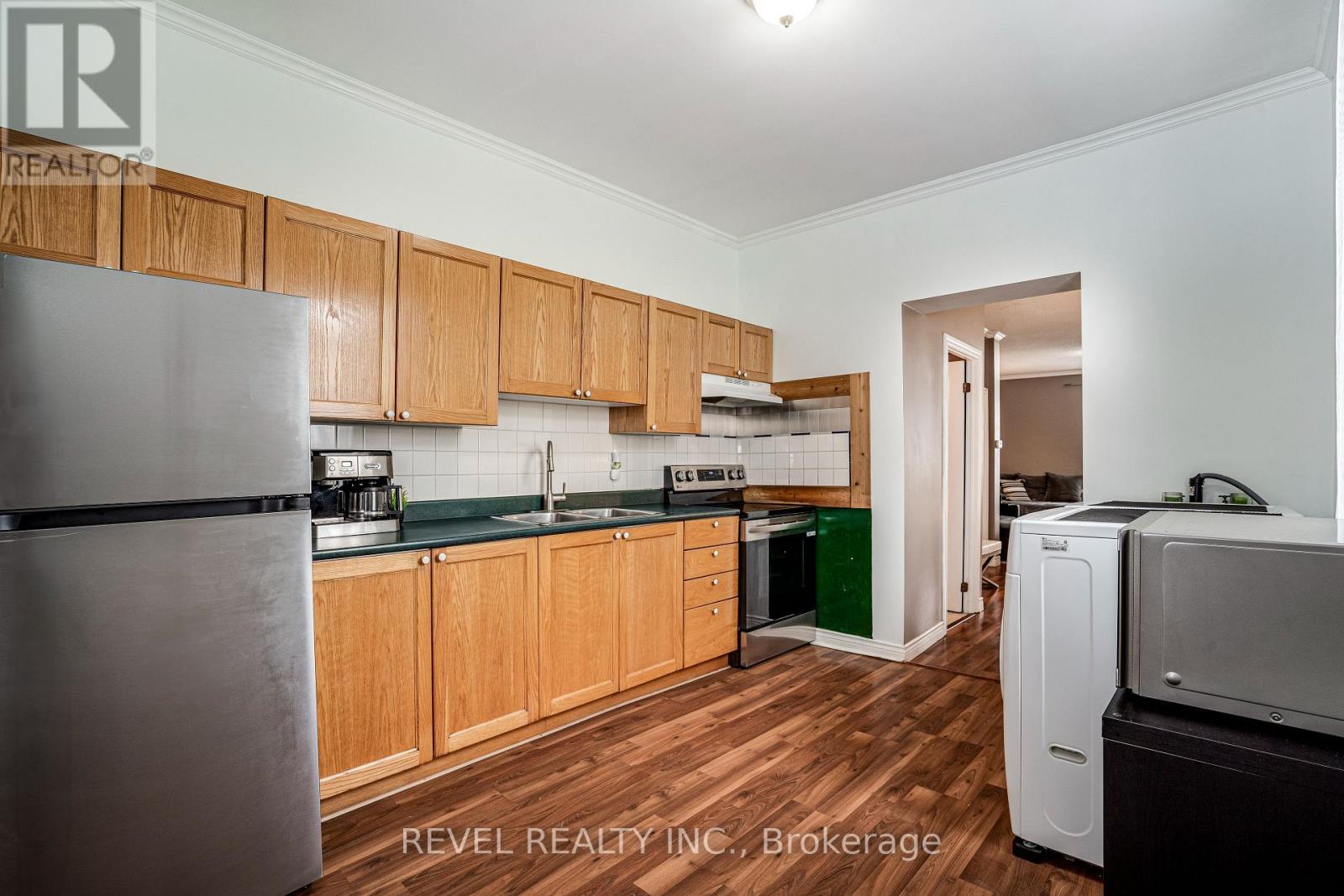 51 Tisdale Street N, Hamilton, ON - Indoor Photo Showing Kitchen