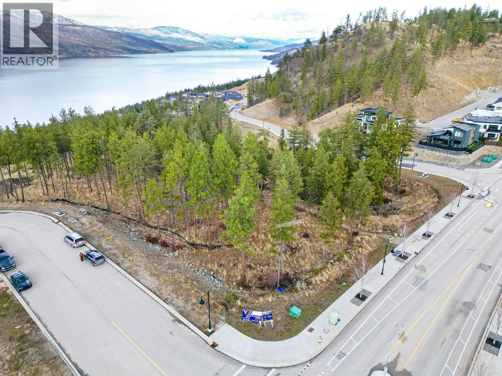 1810 Hilltop Crescent, Kelowna, BC