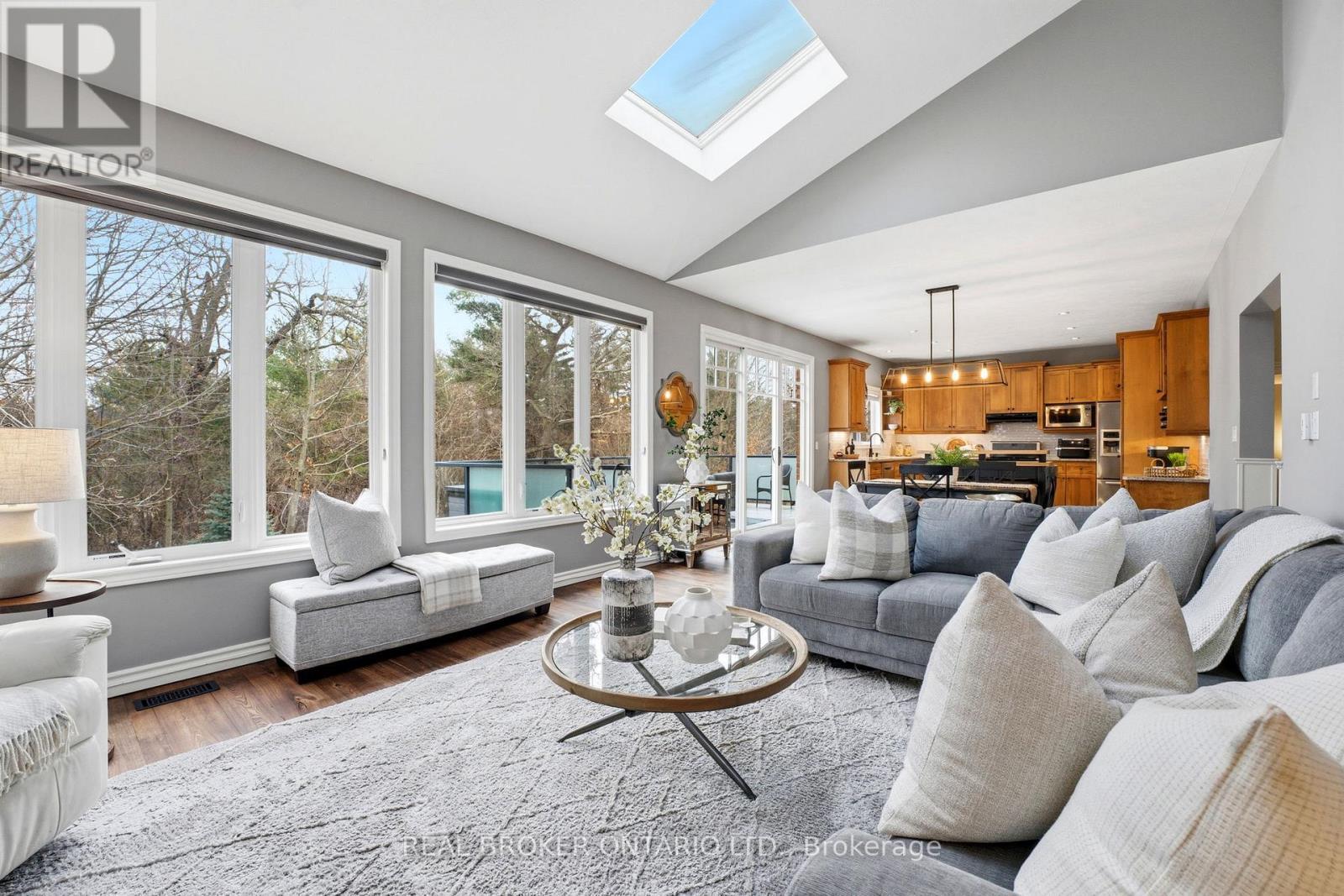 20 Cottonwood Crescent, Cambridge, ON - Indoor Photo Showing Living Room