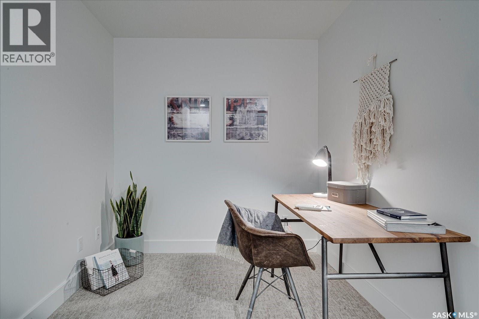65 Rosewood Boulevard E, Saskatoon, SK - Indoor Photo Showing Office