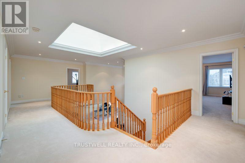 8 Ridgley Court, Richmond Hill, ON - Indoor Photo Showing Other Room