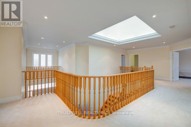 8 Ridgley Court, Richmond Hill, ON - Indoor Photo Showing Other Room