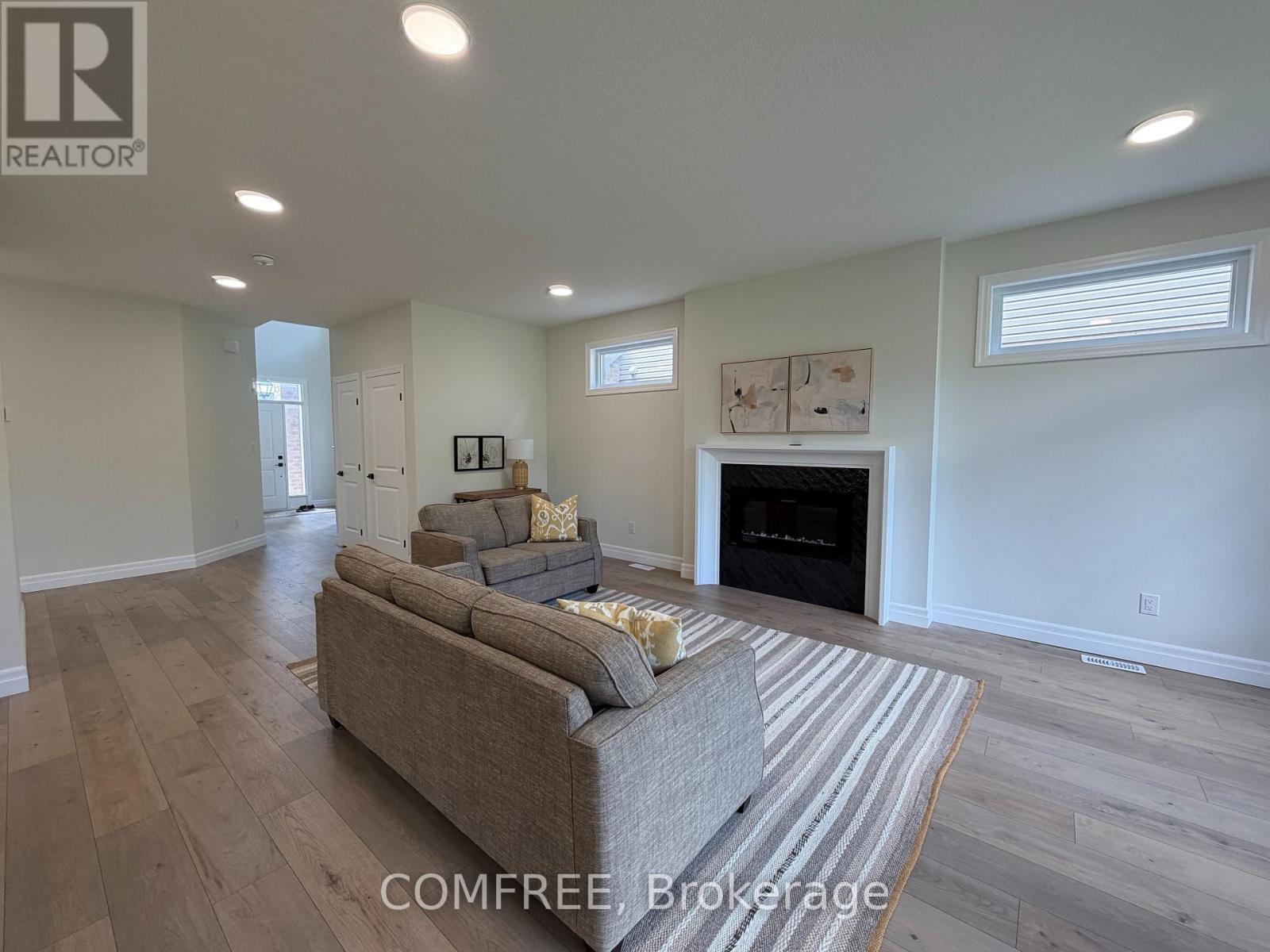25-35 Old Course Road, St. Thomas, ON