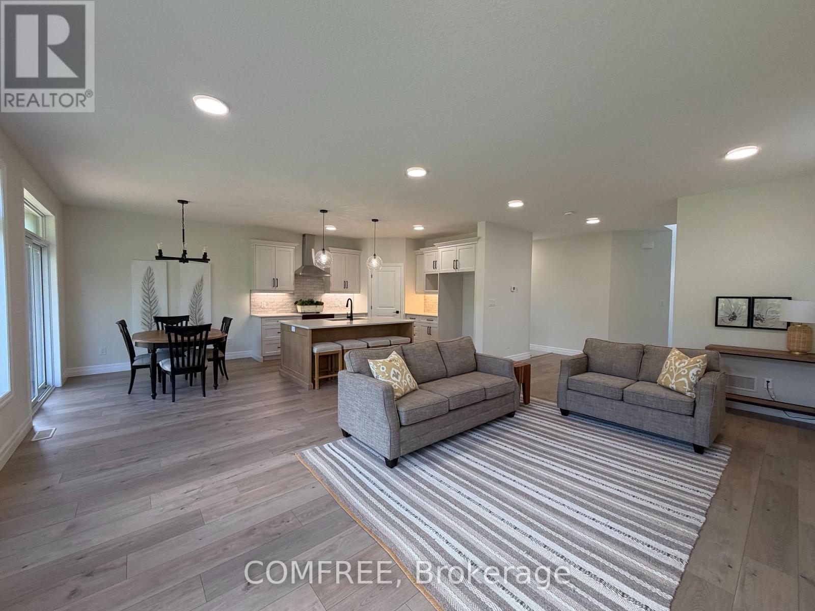25-35 Old Course Road, St. Thomas, ON