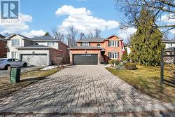 2348 WILDWOOD CRESCENT Pickering, ON L1X 2N1