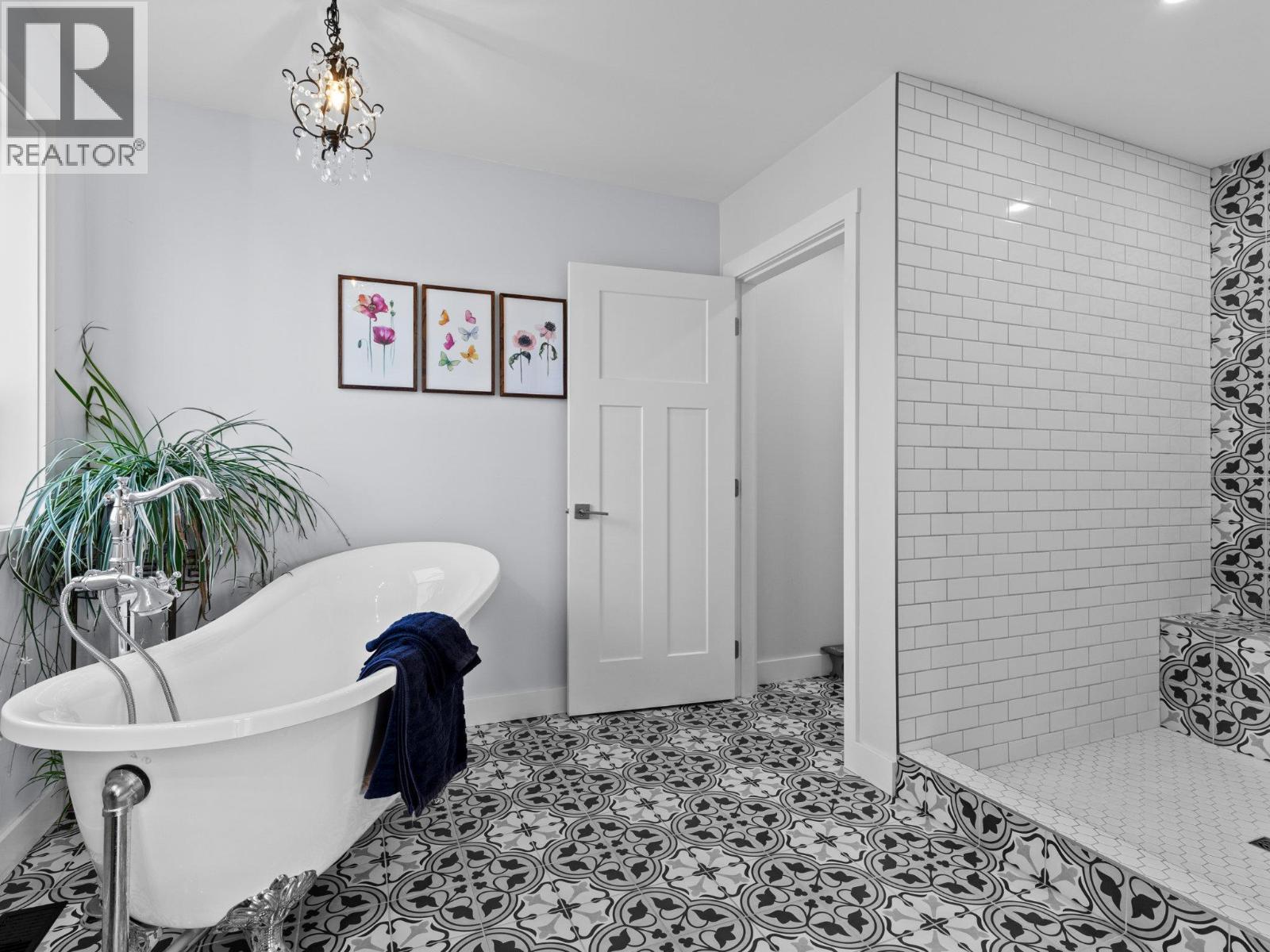 7207 Tucelnuit Drive, Oliver, BC - Indoor