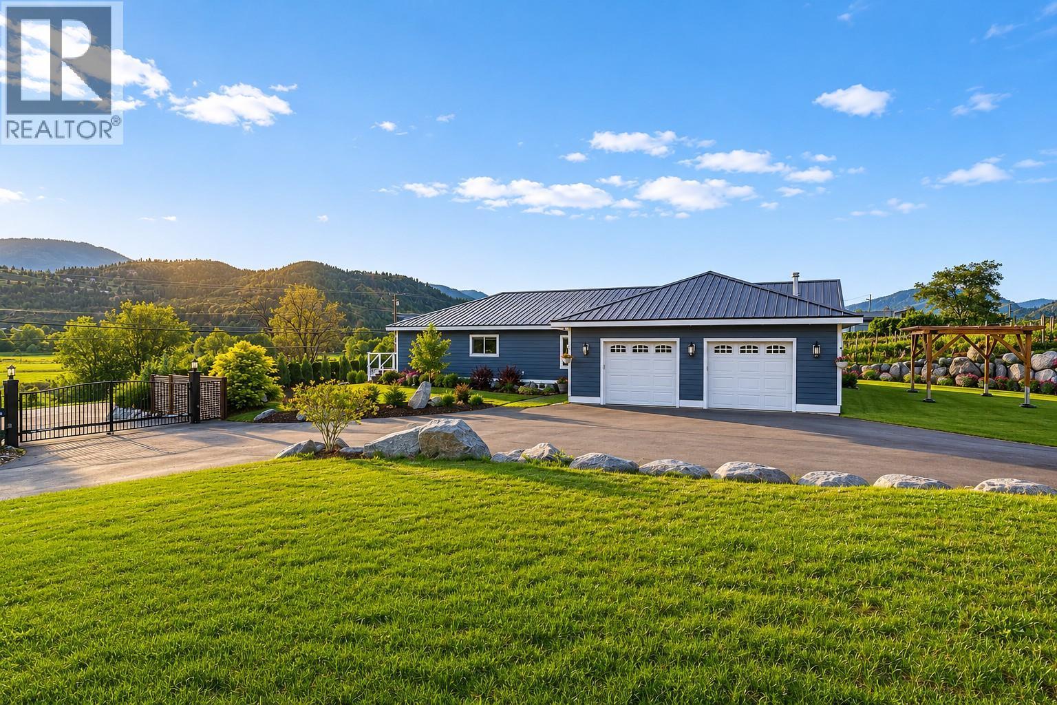 7207 Tucelnuit Drive, Oliver, BC - Outdoor