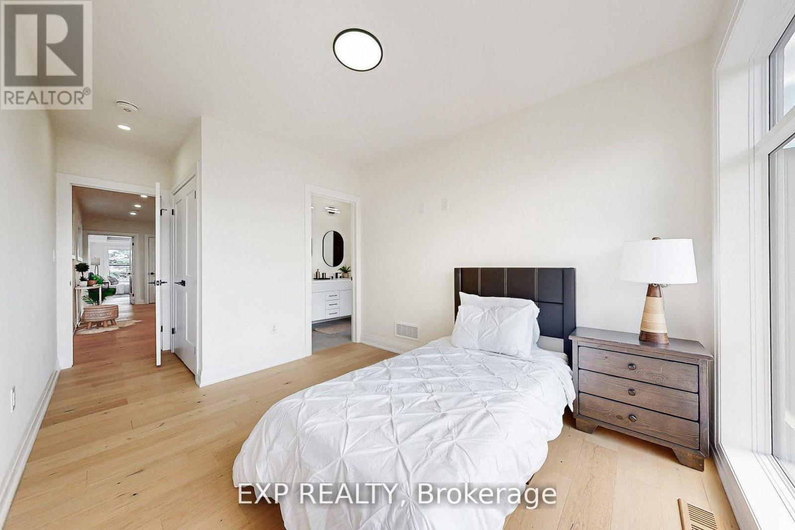 768 Montbeck Crescent, Mississauga, ON - Indoor Photo Showing Bedroom