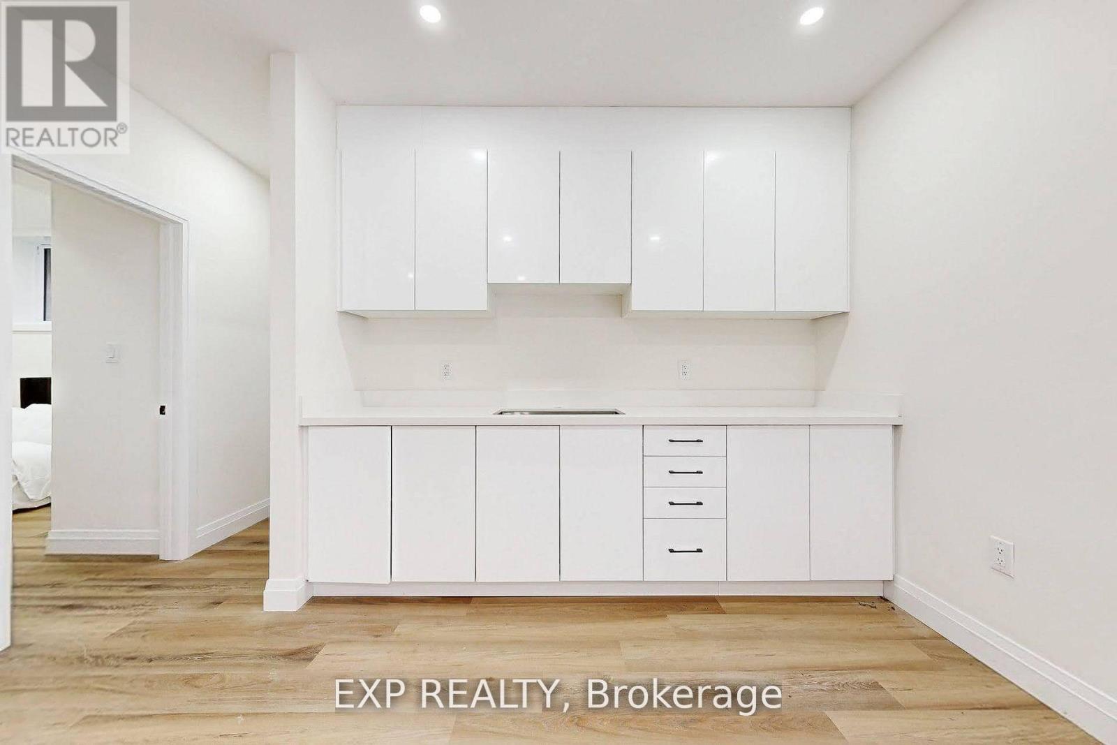 768 Montbeck Crescent, Mississauga, ON - Indoor Photo Showing Other Room