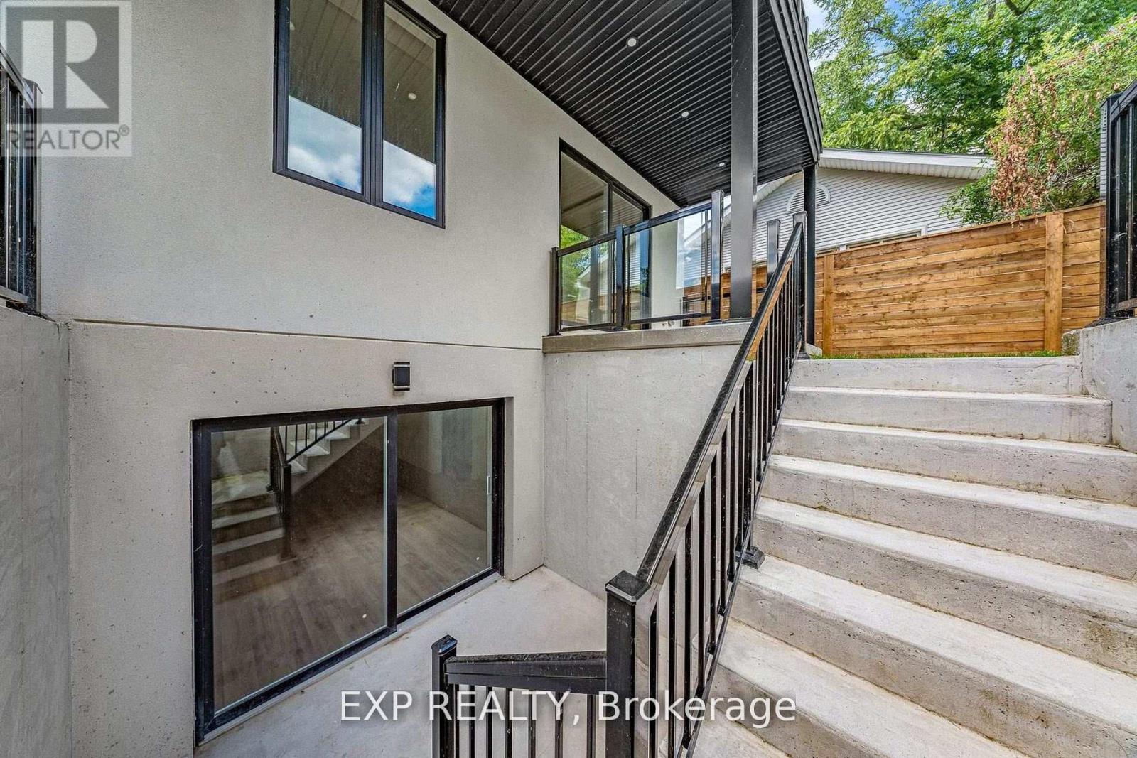 768 Montbeck Crescent, Mississauga, ON - Outdoor With Balcony With Exterior