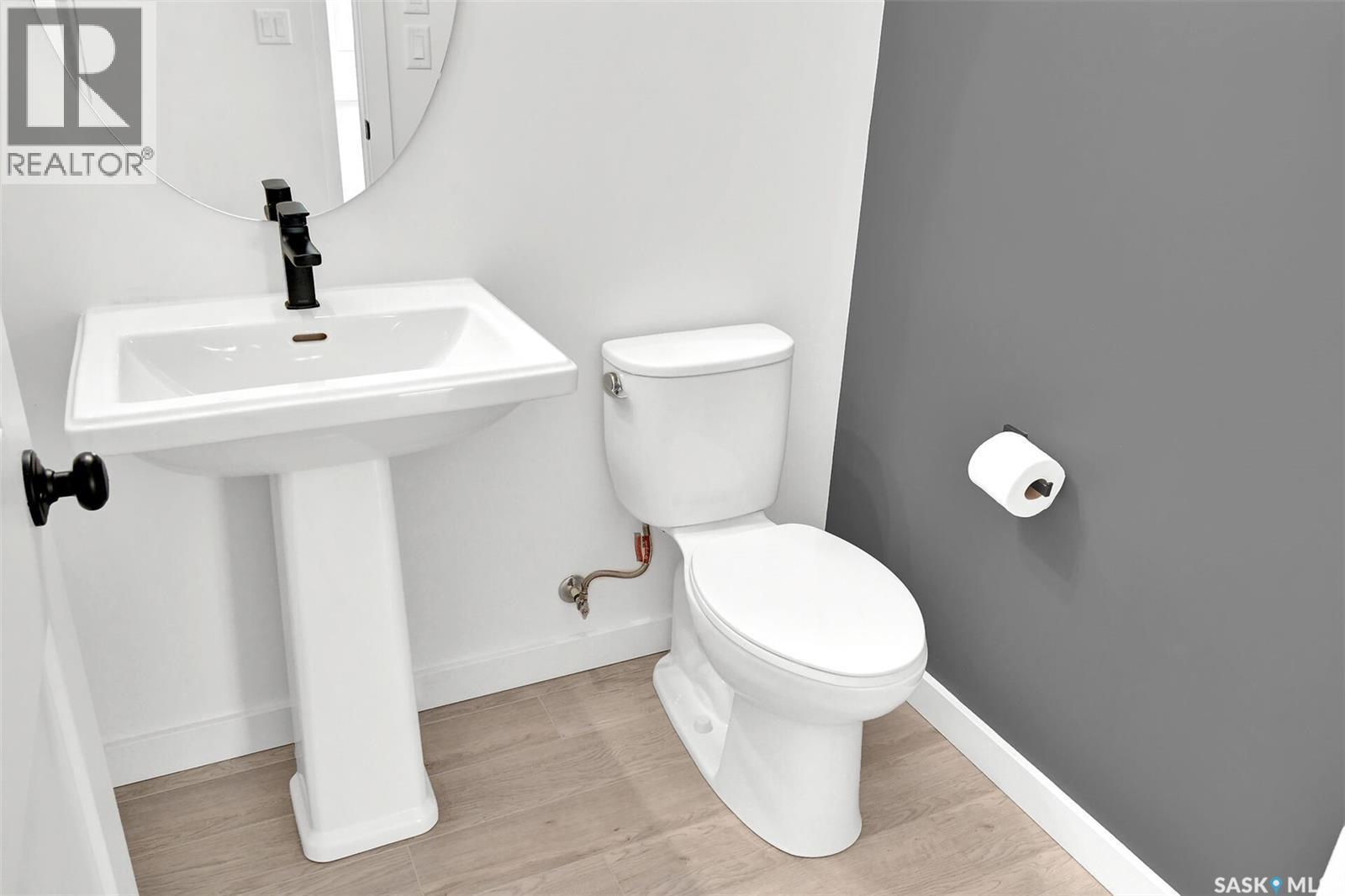 104 Forsey Avenue, Saskatoon, SK - Indoor Photo Showing Bathroom