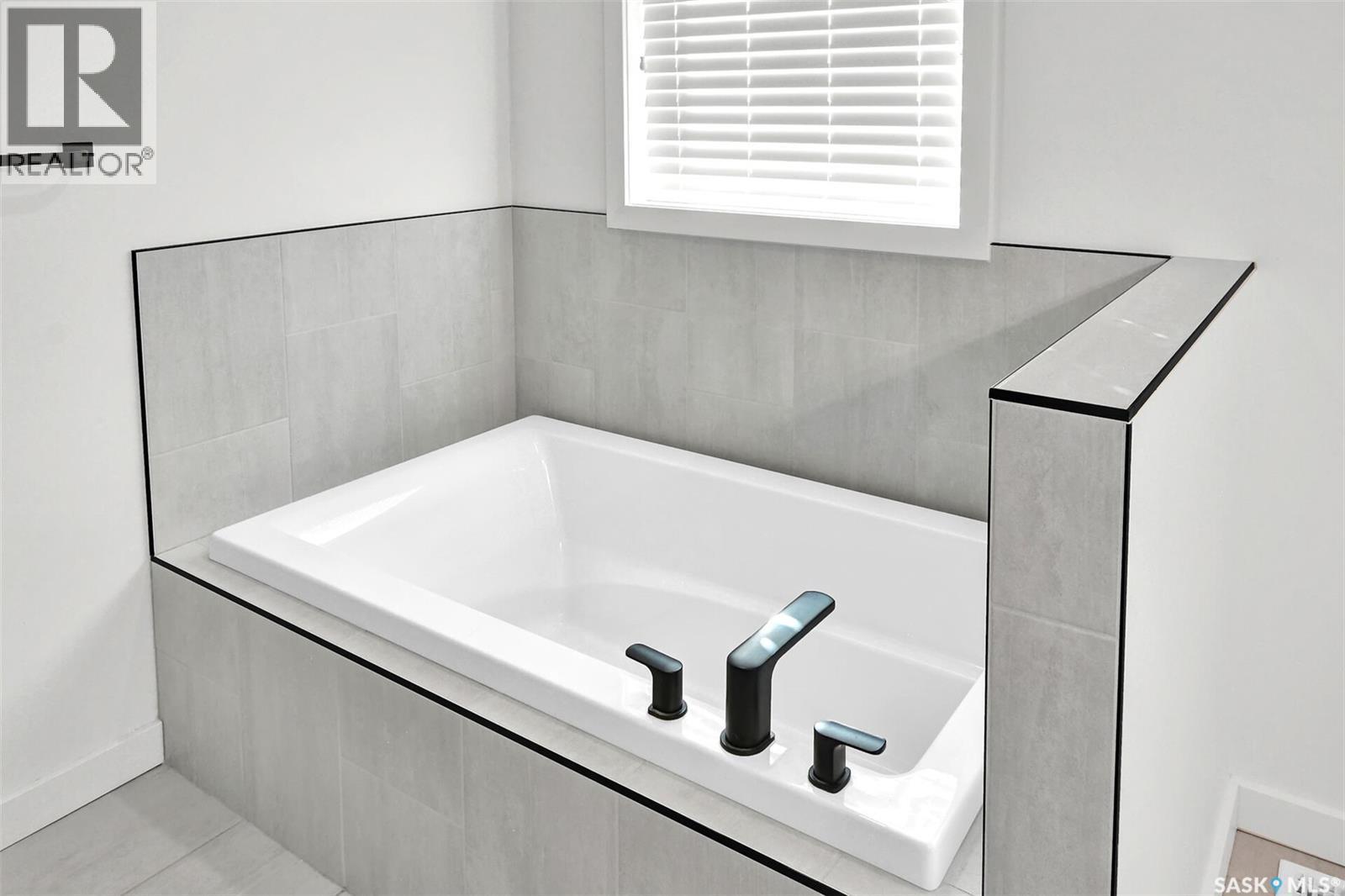 104 Forsey Avenue, Saskatoon, SK - Indoor Photo Showing Bathroom