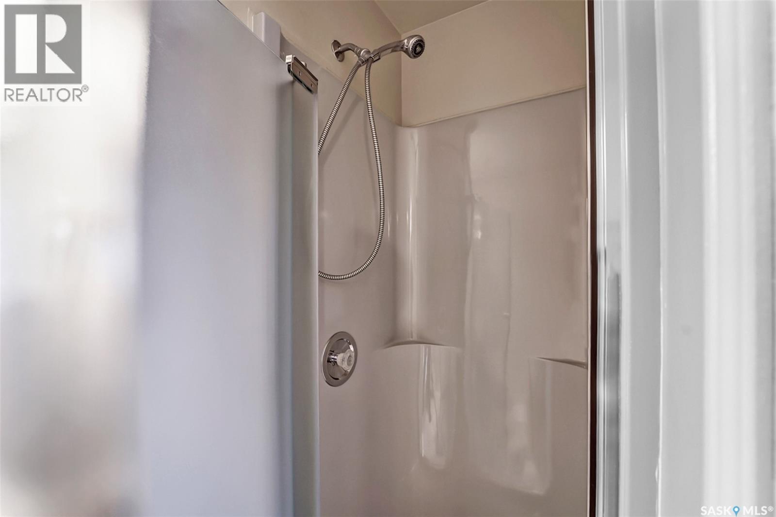 143 Biro Place, Saskatoon, SK - Indoor Photo Showing Bathroom