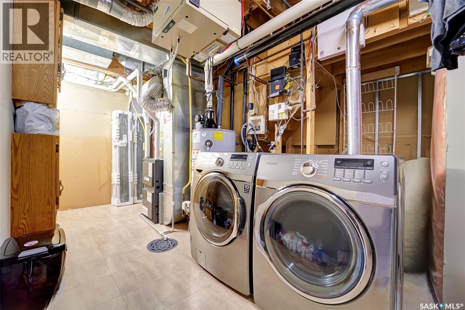 143 Biro Place, Saskatoon, SK - Indoor Photo Showing Laundry Room