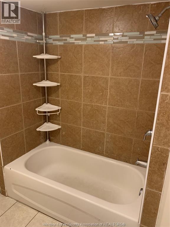 829 Arthur Avenue Unit# Basement, Windsor, ON - Indoor Photo Showing Bathroom