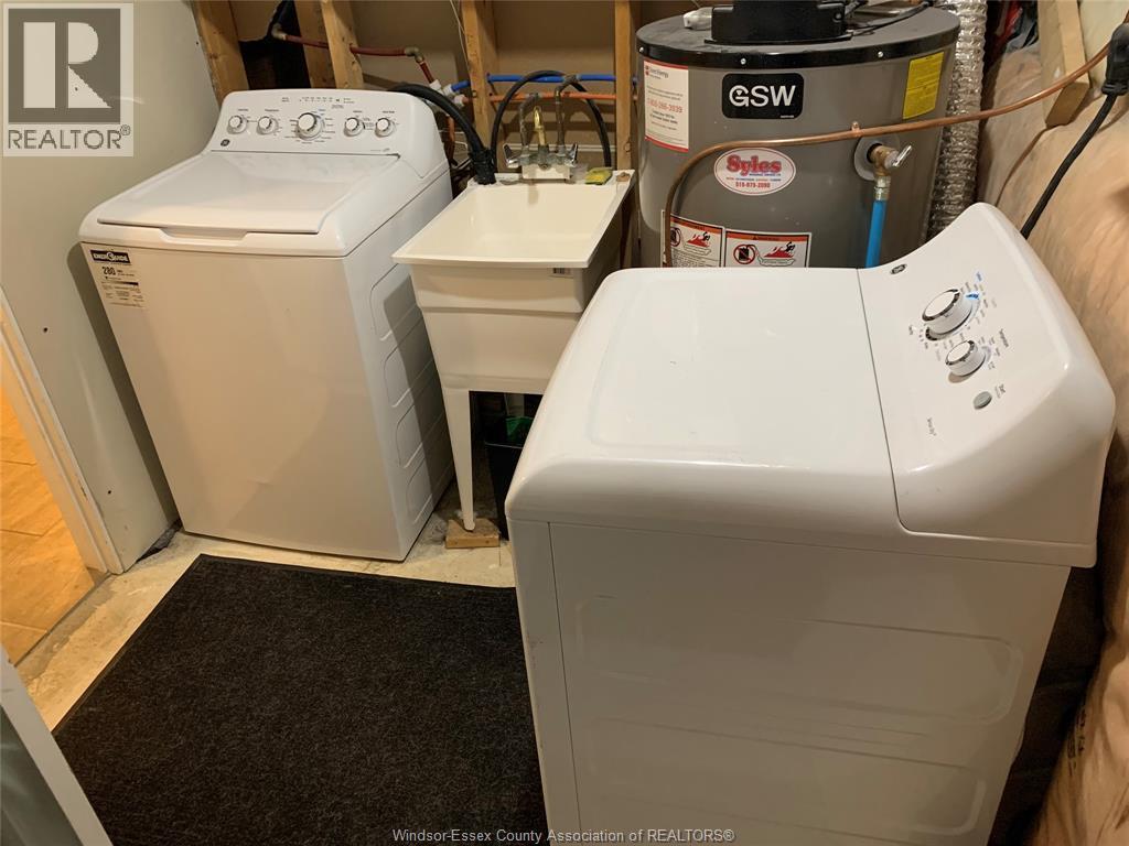 829 Arthur Avenue Unit# Basement, Windsor, ON - Indoor Photo Showing Laundry Room