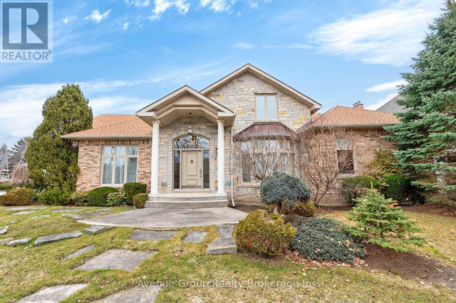 7 Longview Crescent, Vaughan, ON - Outdoor With Facade