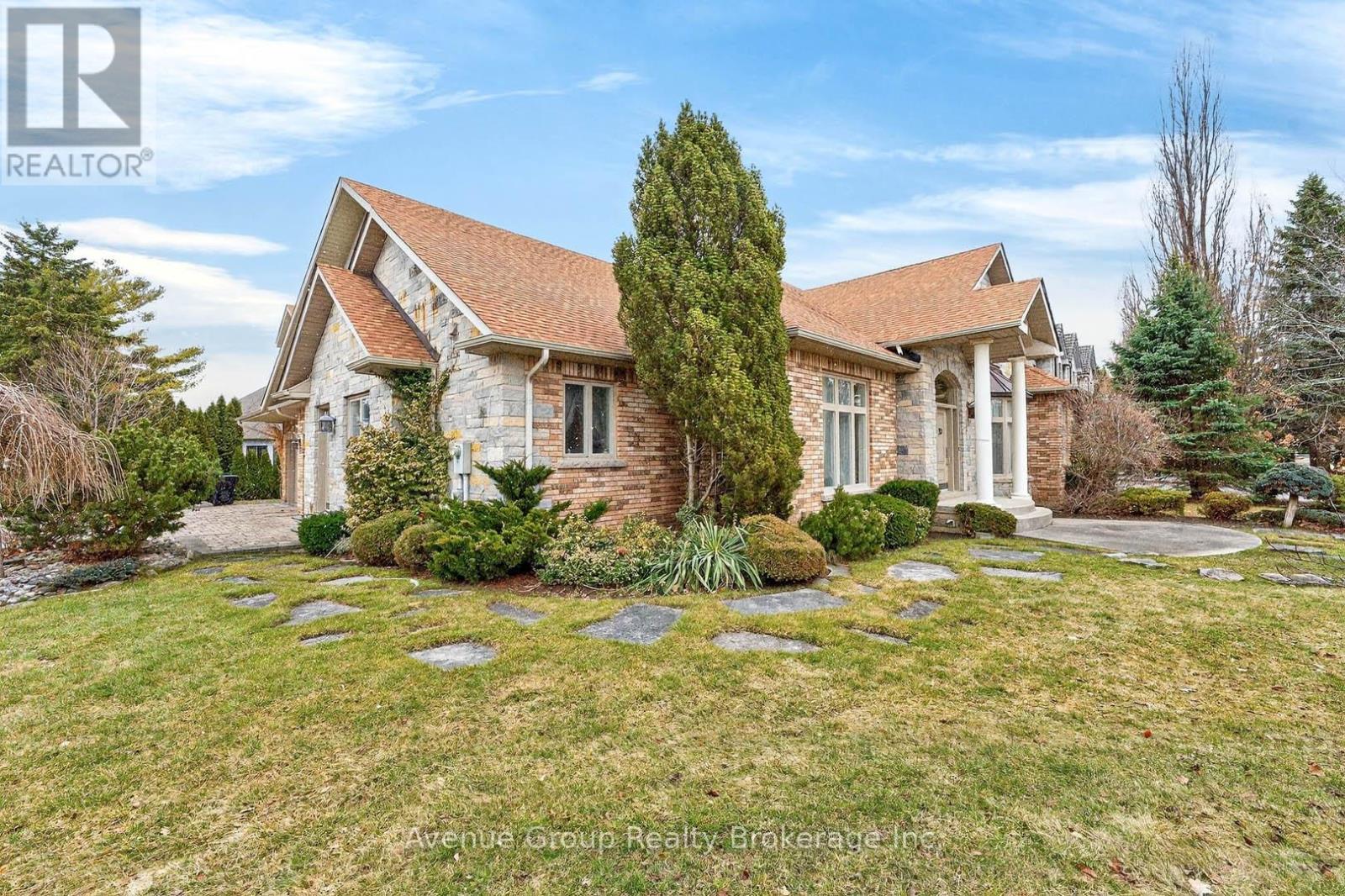 7 Longview Crescent, Vaughan, ON - Outdoor With Facade