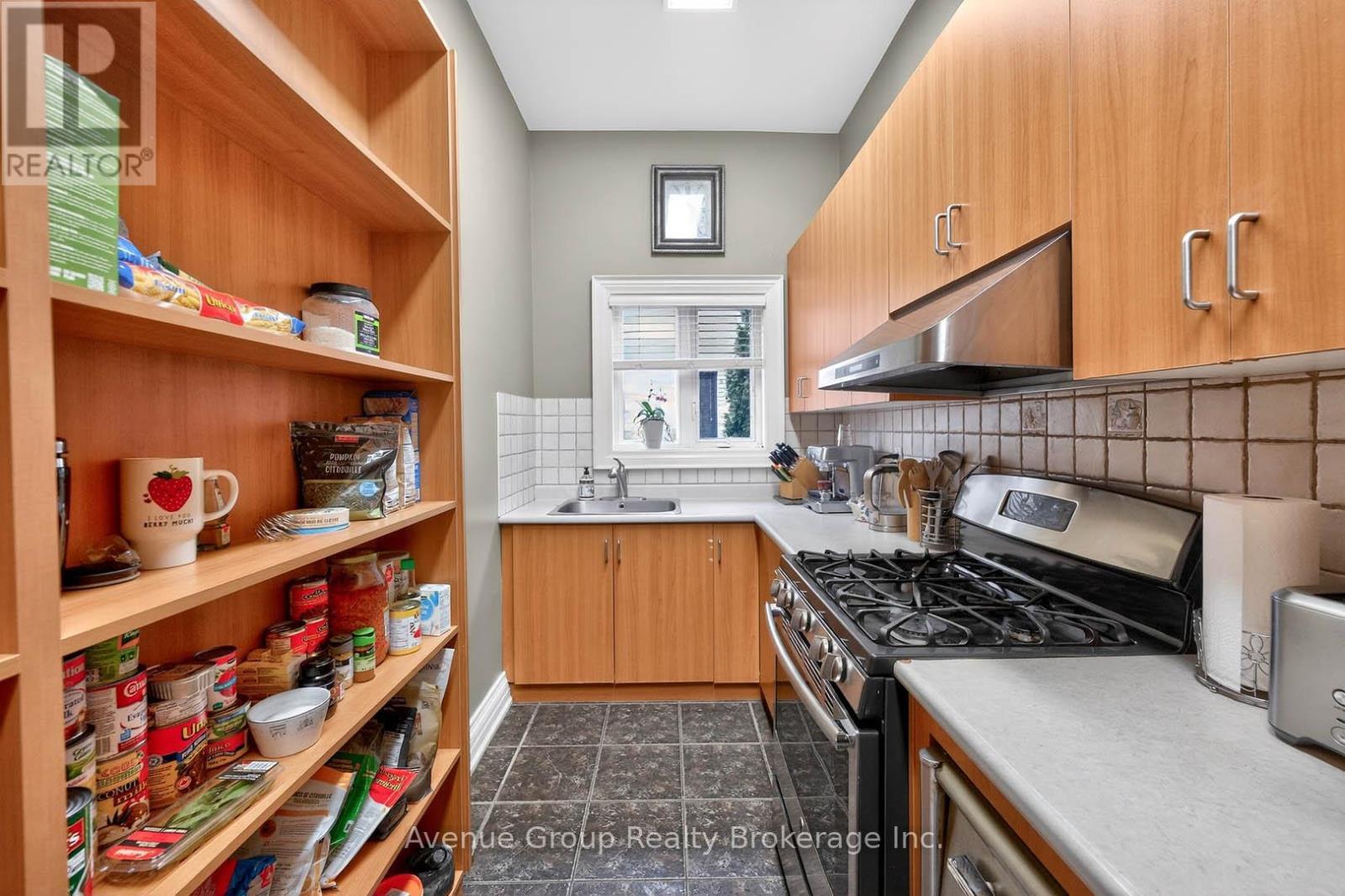 7 Longview Crescent, Vaughan, ON - Indoor Photo Showing Kitchen