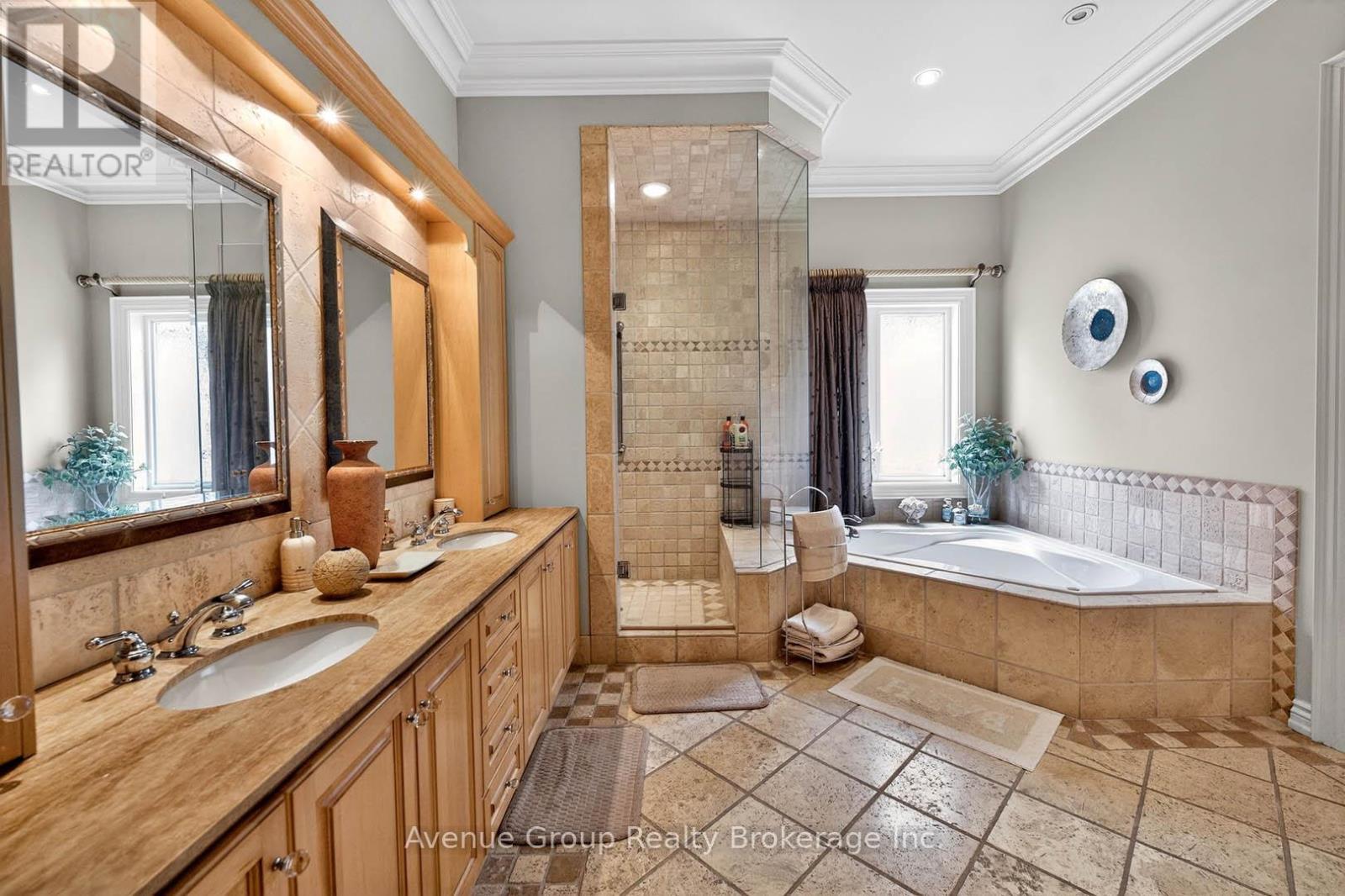 7 Longview Crescent, Vaughan, ON - Indoor Photo Showing Bathroom