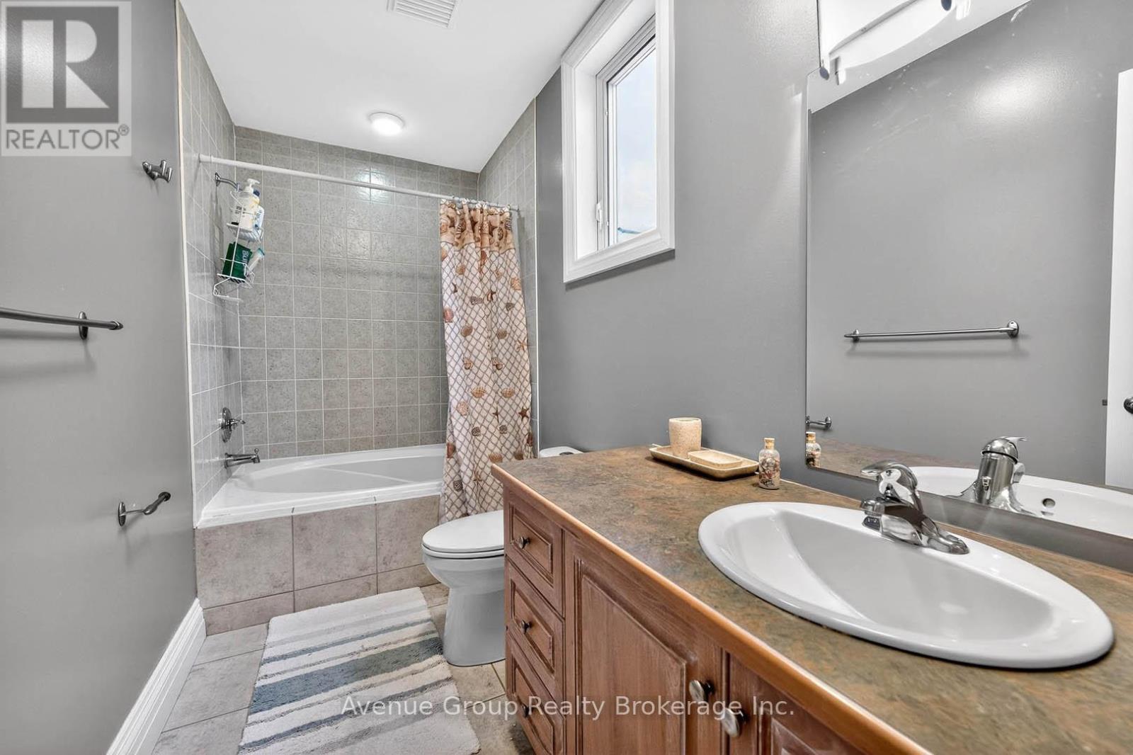 7 Longview Crescent, Vaughan, ON - Indoor Photo Showing Bathroom