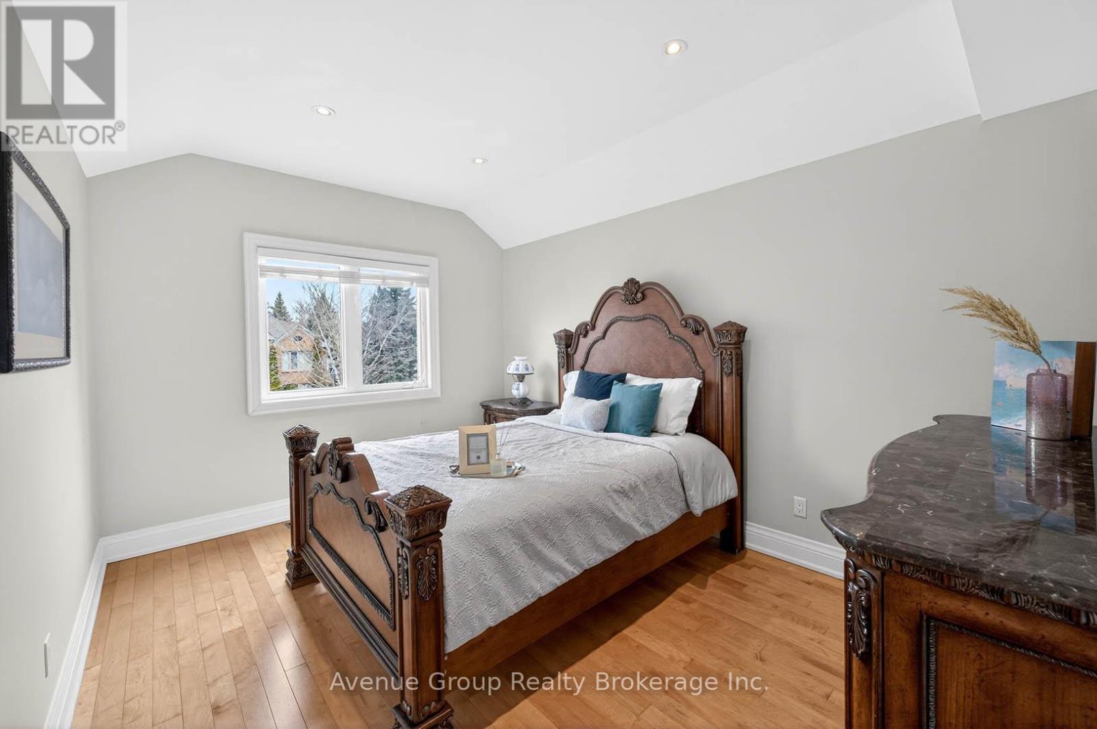 7 Longview Crescent, Vaughan, ON - Indoor Photo Showing Bedroom