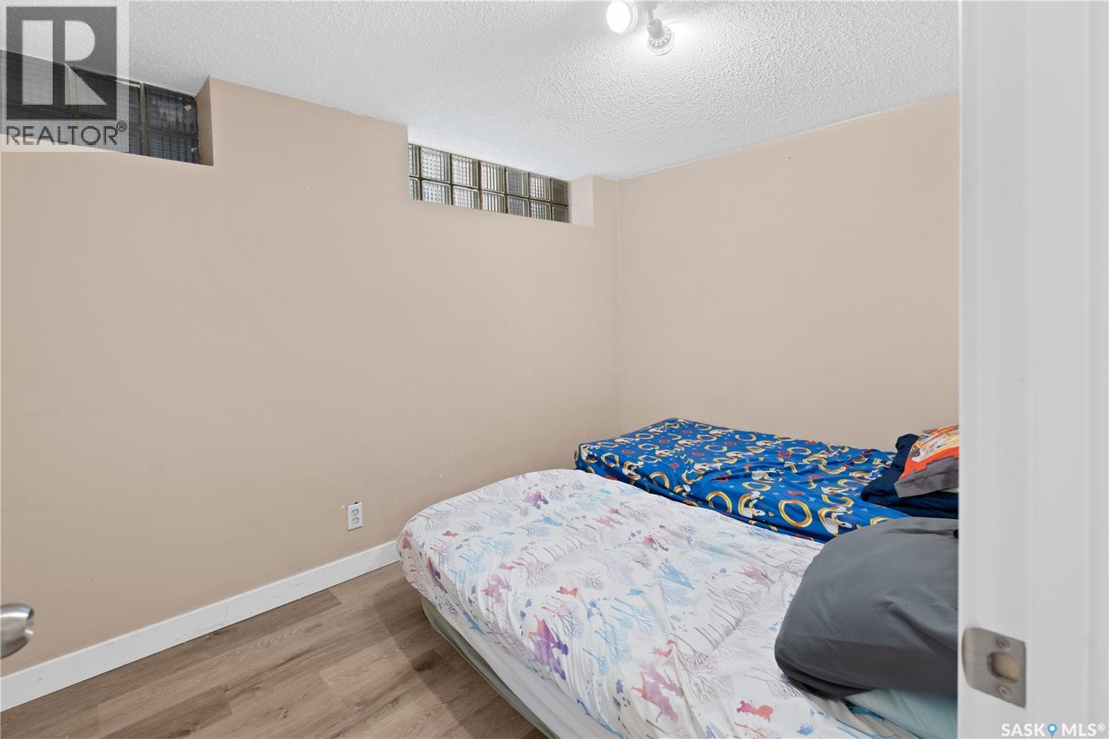212 W Avenue S, Saskatoon, SK - Indoor Photo Showing Bedroom