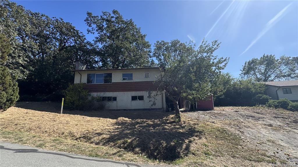 1279 Burnside Rd West, View Royal, BC