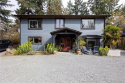 142 Park Dr Salt Spring, BC V8K 2R7