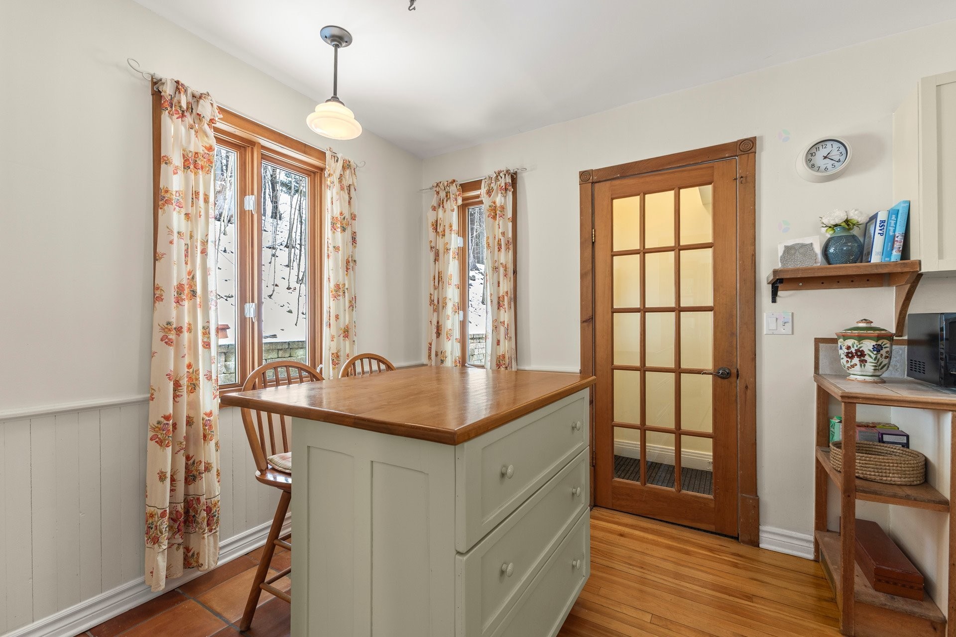 Cuisine - 428 Rue Brookside, Hudson, QC - Indoor Photo Showing Other Room