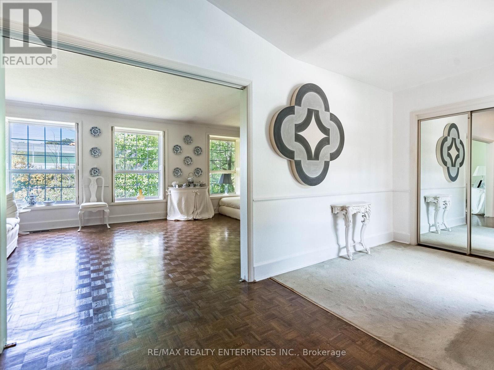 285 Pinetree Way, Mississauga, ON - Indoor Photo Showing Other Room