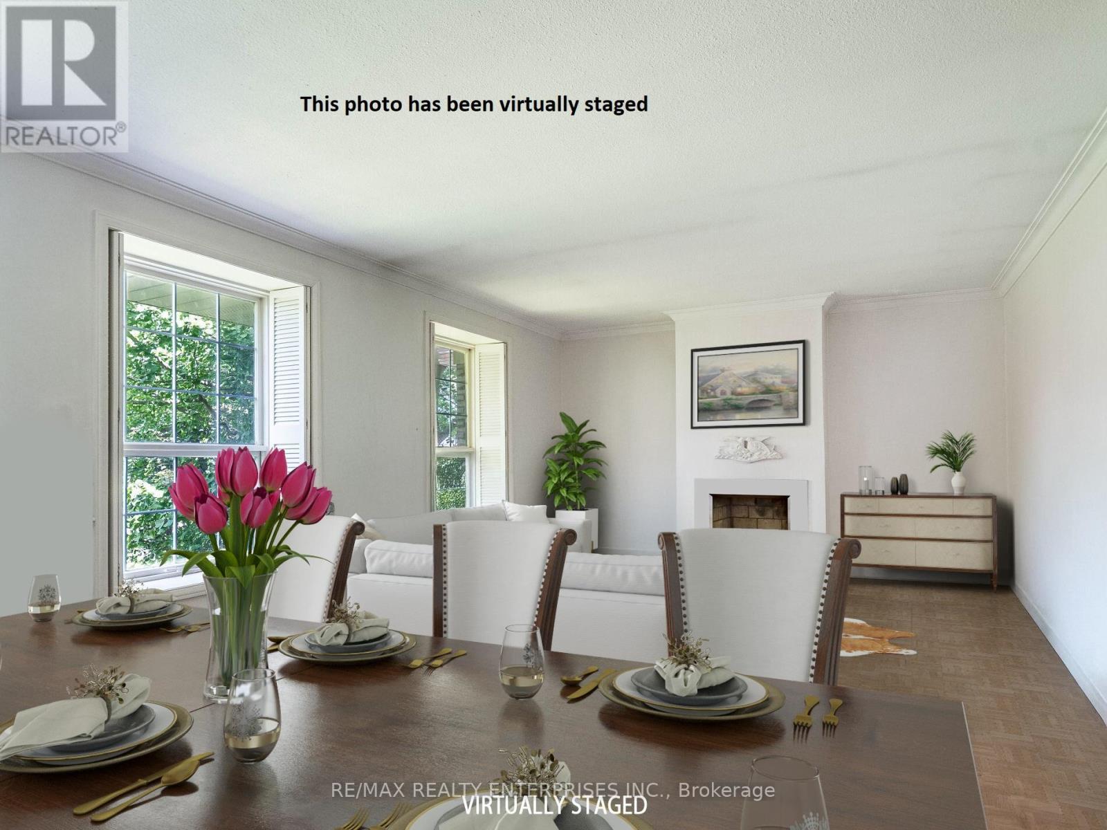 285 Pinetree Way, Mississauga, ON - Indoor With Fireplace