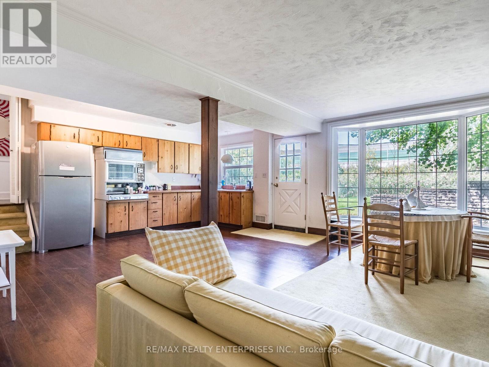 285 Pinetree Way, Mississauga, ON - Indoor