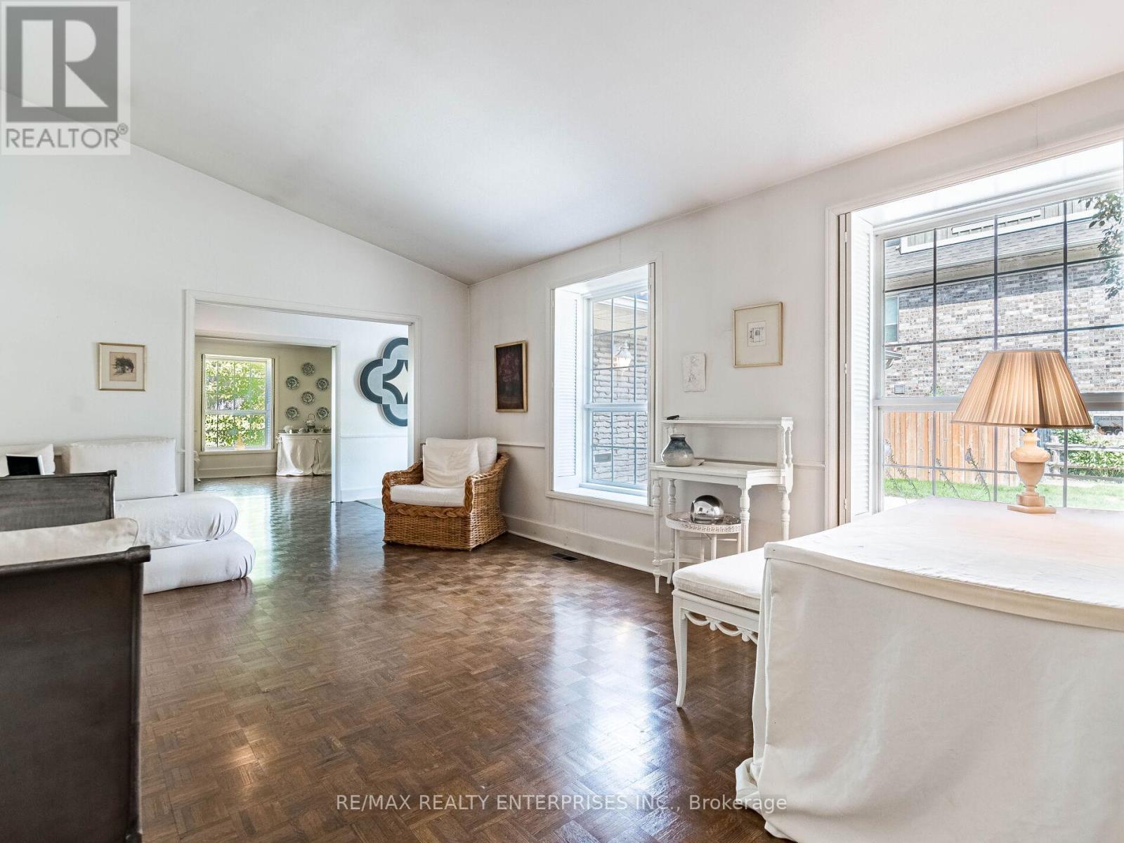 285 Pinetree Way, Mississauga, ON - Indoor