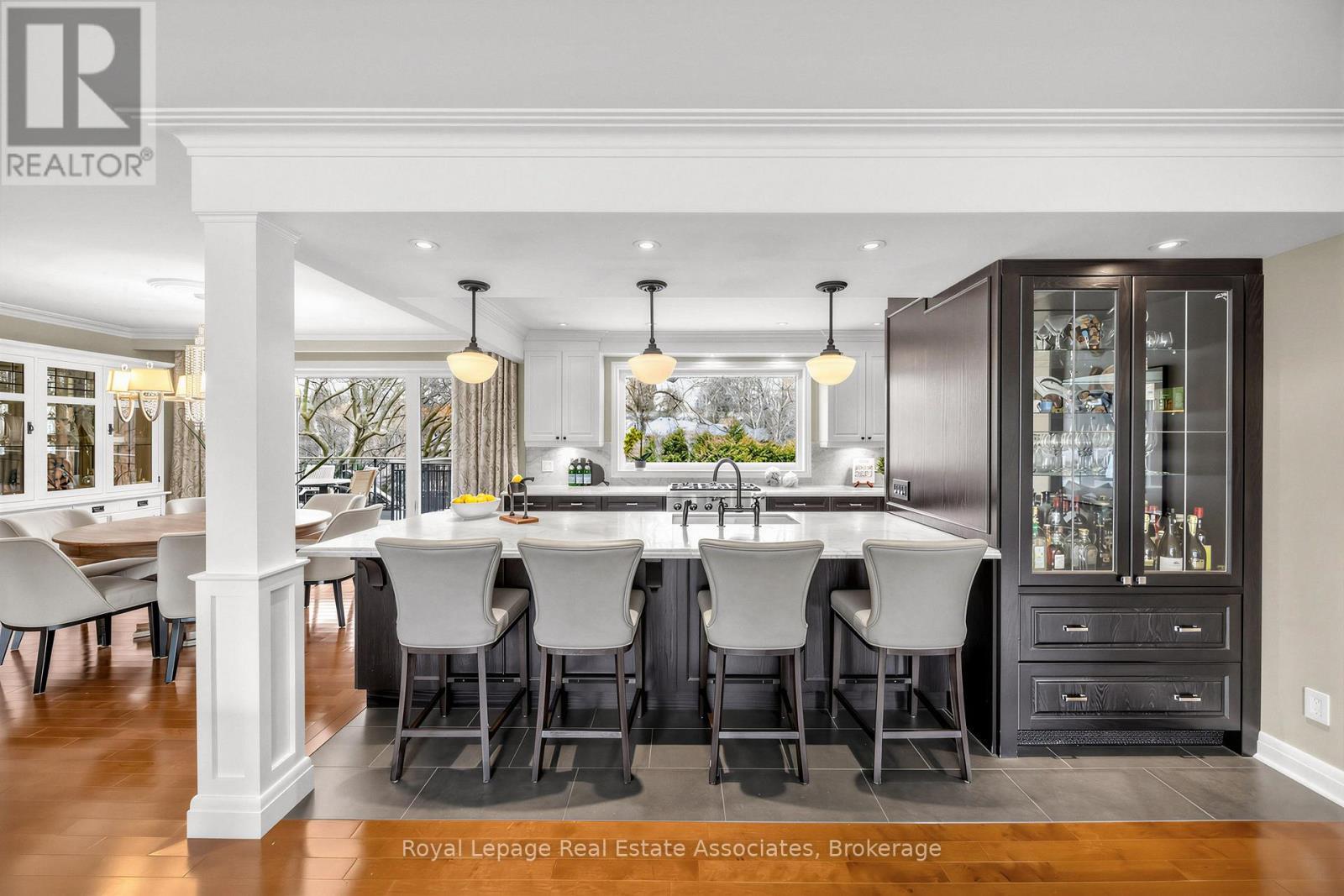 1561 Pinetree Crescent, Mississauga, ON - Indoor Photo Showing Dining Room