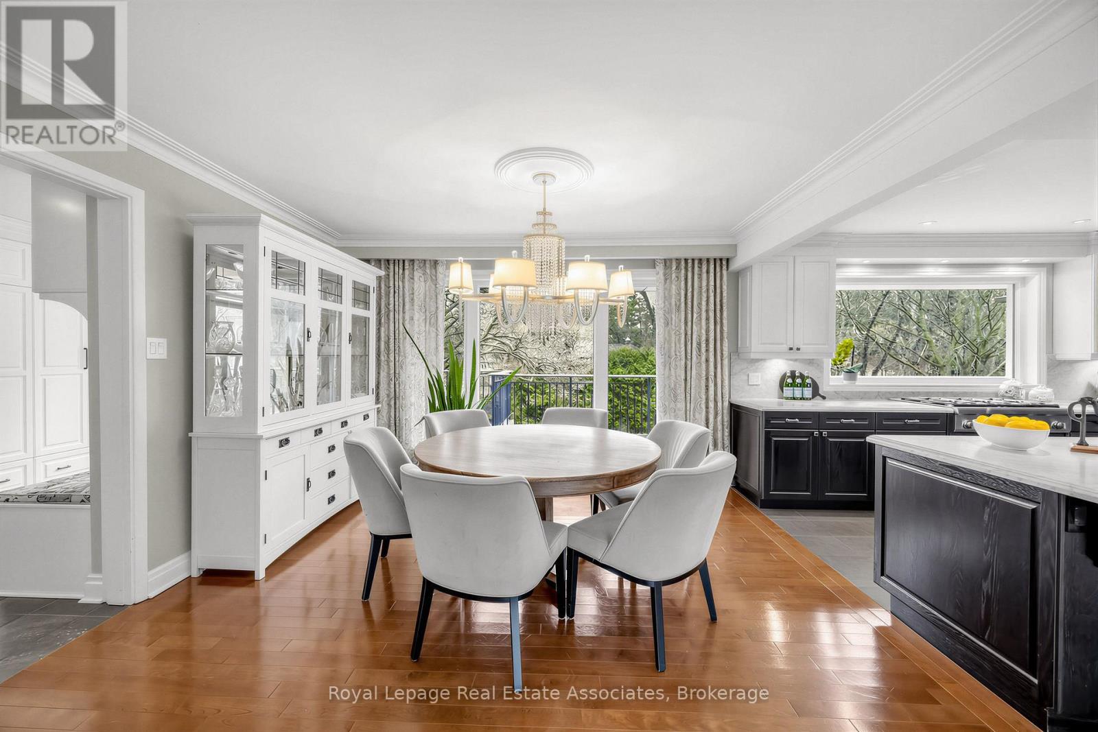 1561 Pinetree Crescent, Mississauga, ON - Indoor Photo Showing Dining Room