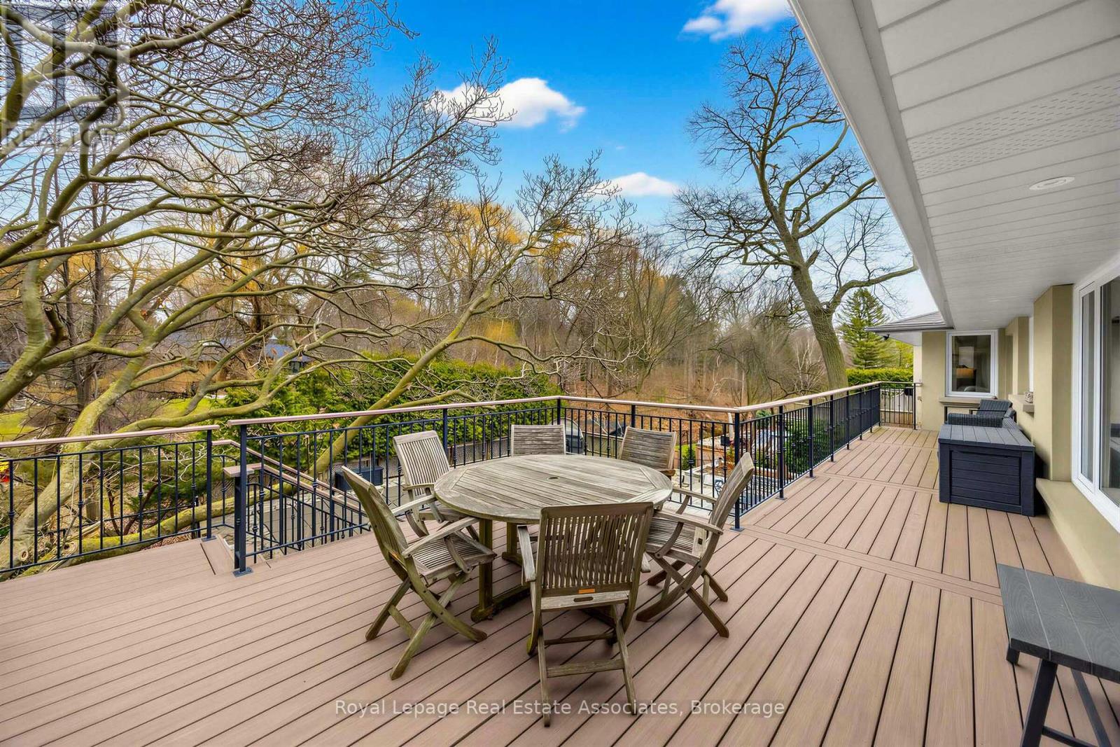 1561 Pinetree Crescent, Mississauga, ON - Outdoor With Deck Patio Veranda With Exterior