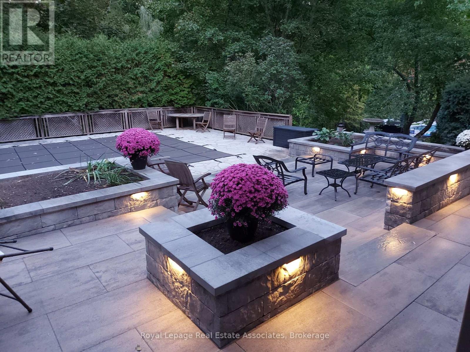 1561 Pinetree Crescent, Mississauga, ON - Outdoor With Deck Patio Veranda