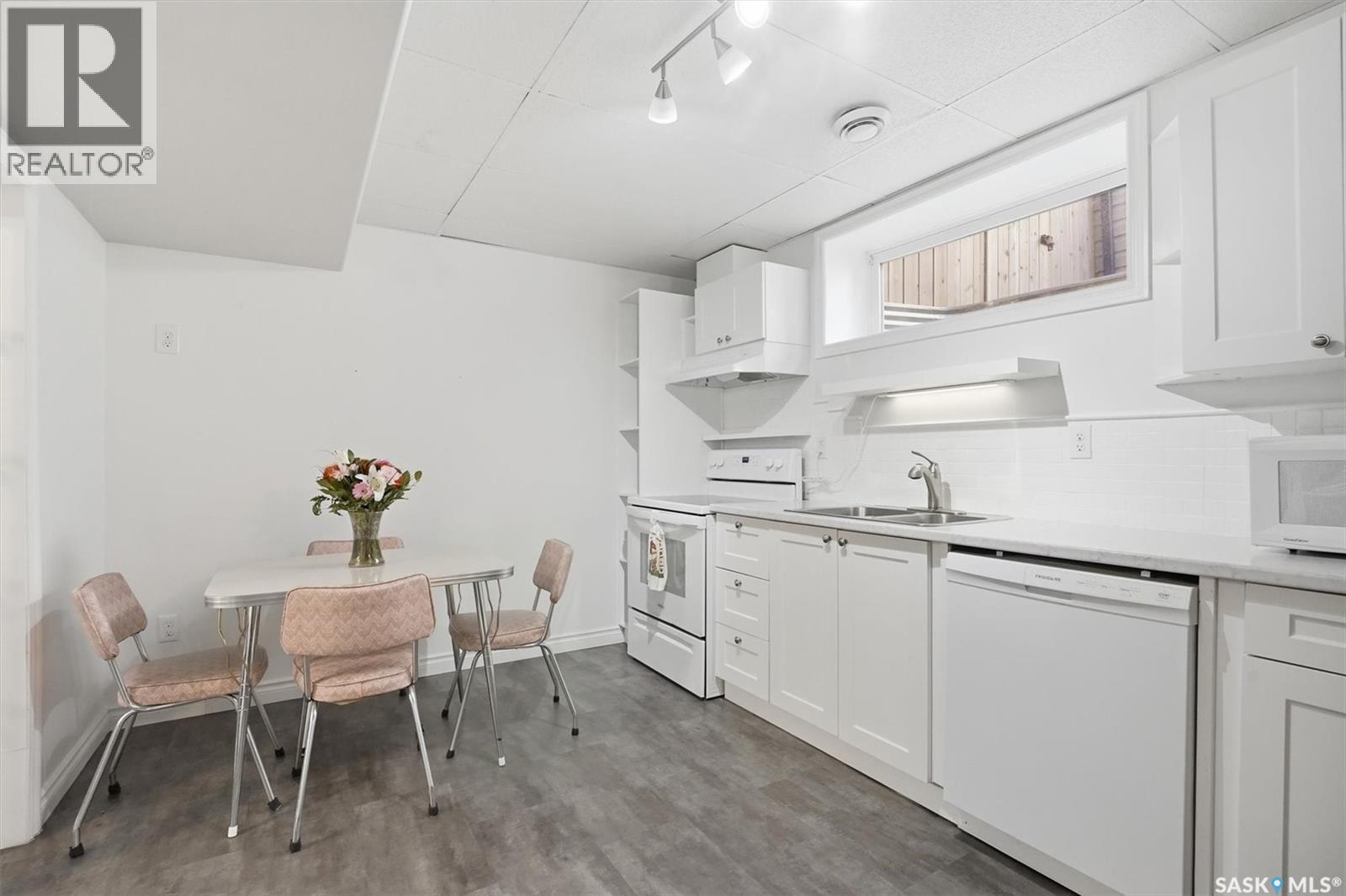 330 Lynd Lane, Saskatoon, SK - Indoor