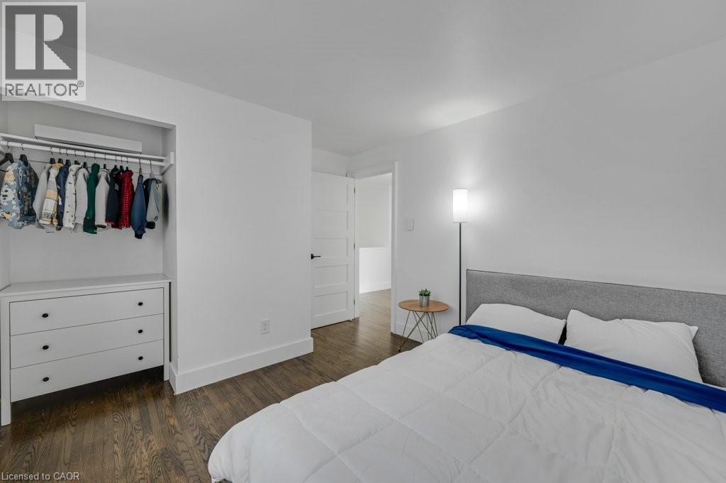 628 Ardleigh Crescent, Burlington, ON - Indoor Photo Showing Bedroom