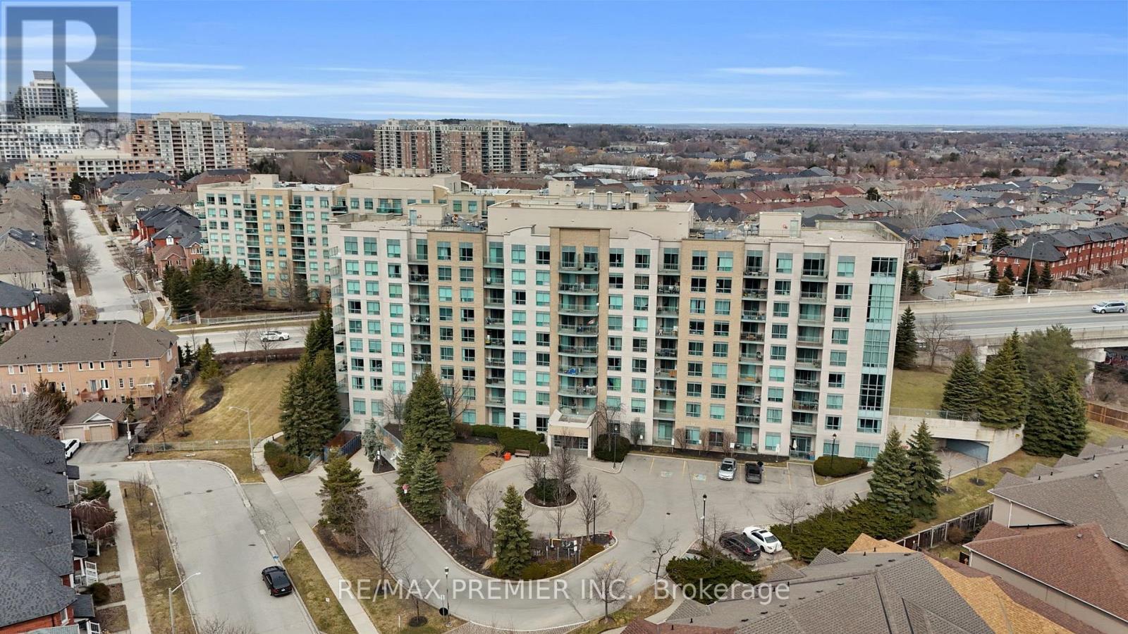 220 - 51 Baffin Court, Richmond Hill, ON - Outdoor With View