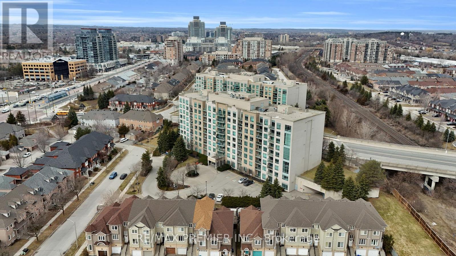 220 - 51 Baffin Court, Richmond Hill, ON - Outdoor With View