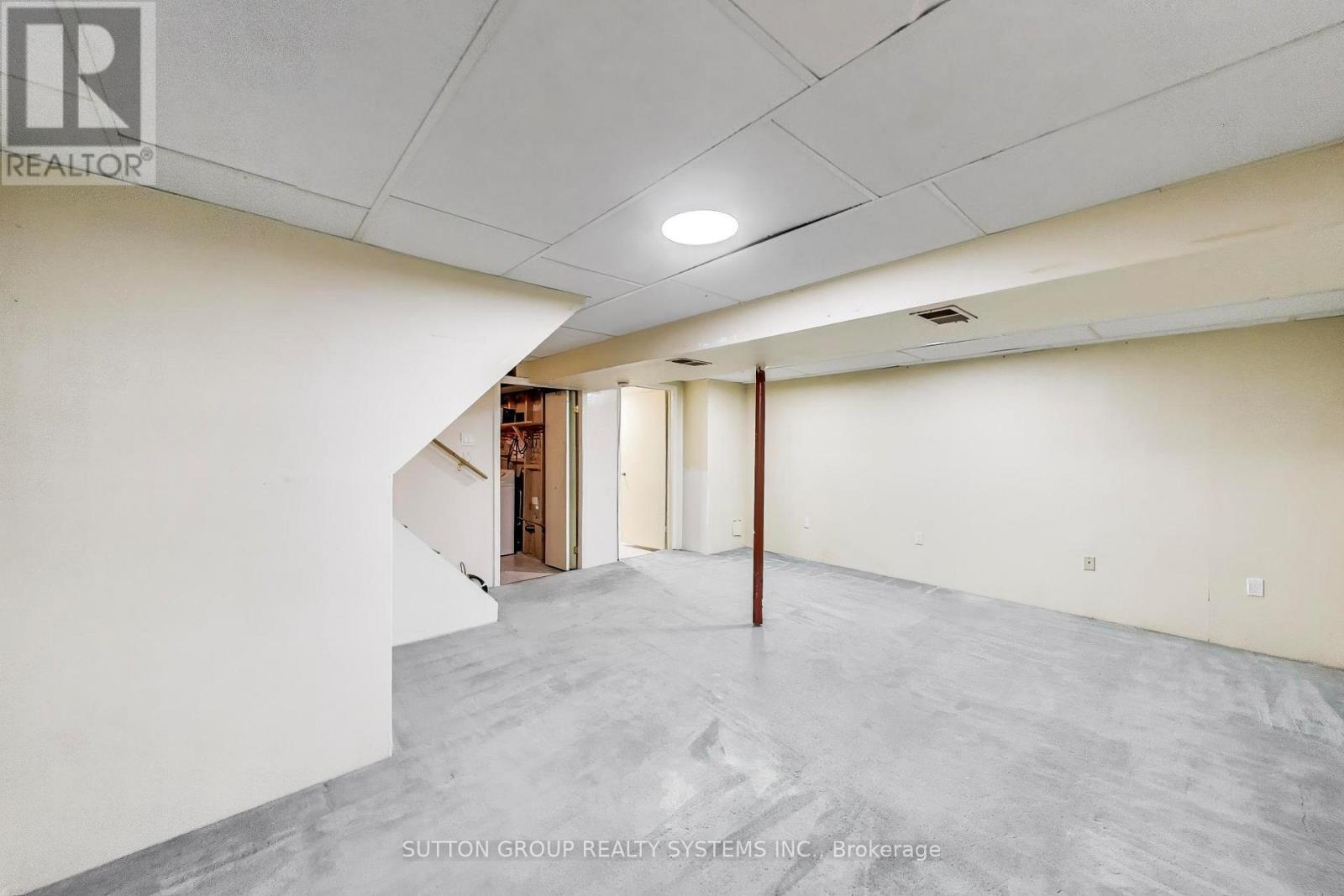 2662 Canberra Road, Mississauga, ON - Indoor