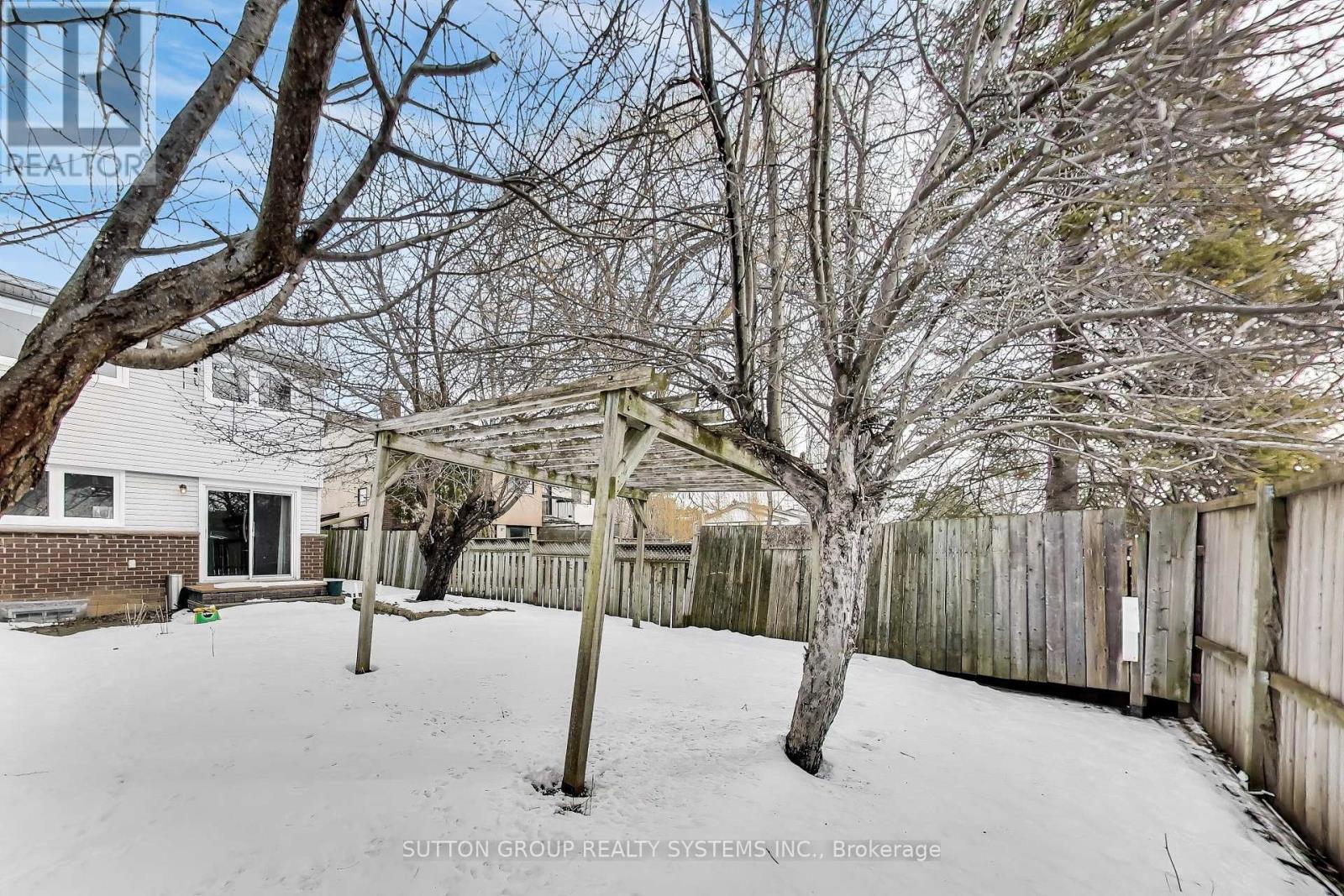 2662 Canberra Road, Mississauga, ON - Outdoor