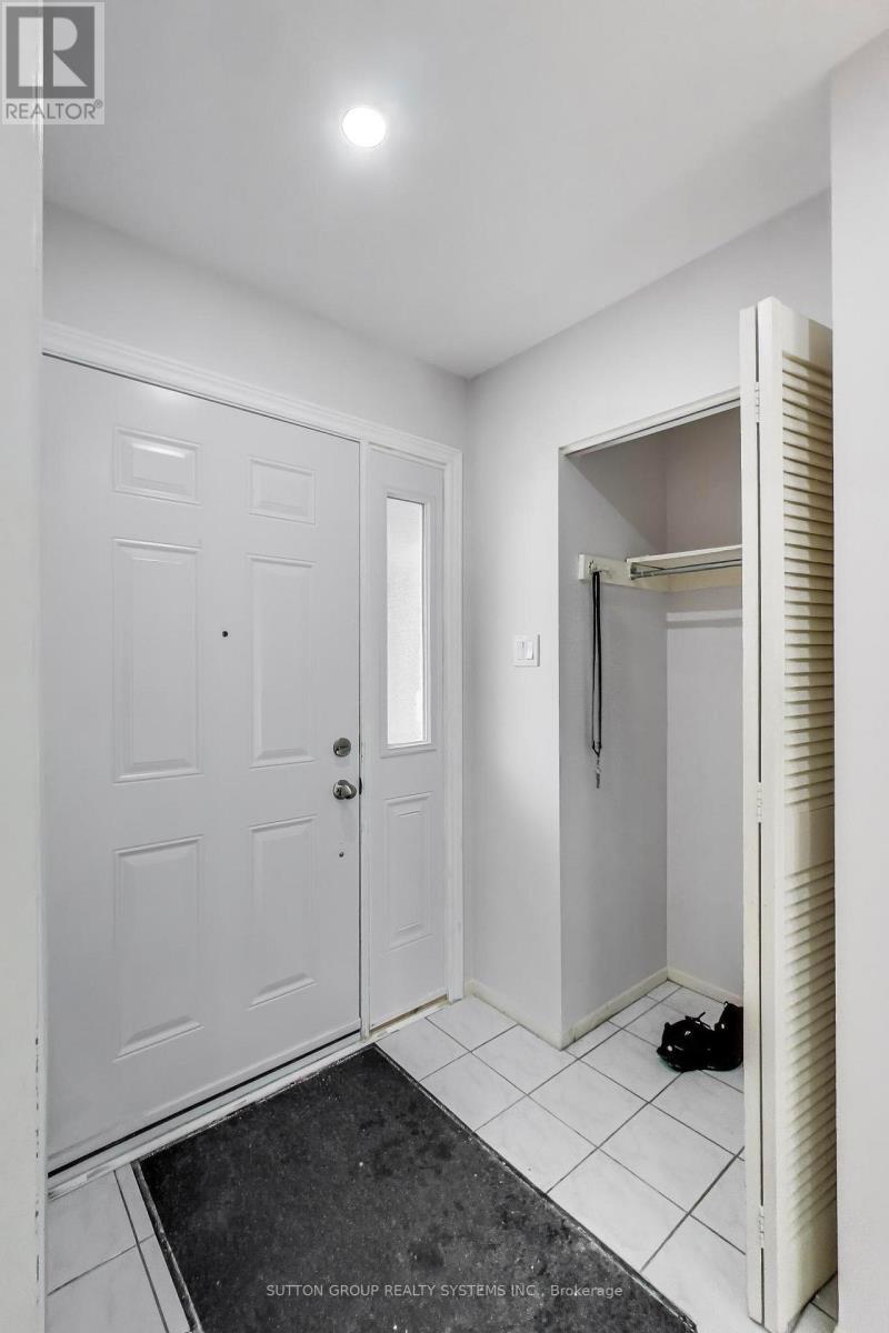 2662 Canberra Road, Mississauga, ON - Indoor Photo Showing Other Room