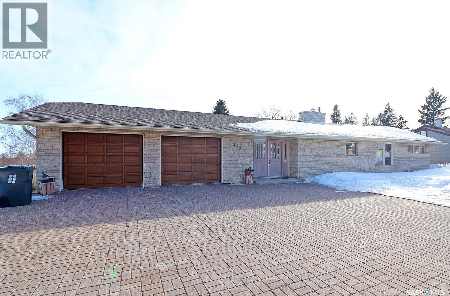 110 Logan Crescent E, Yorkton, SK - Outdoor