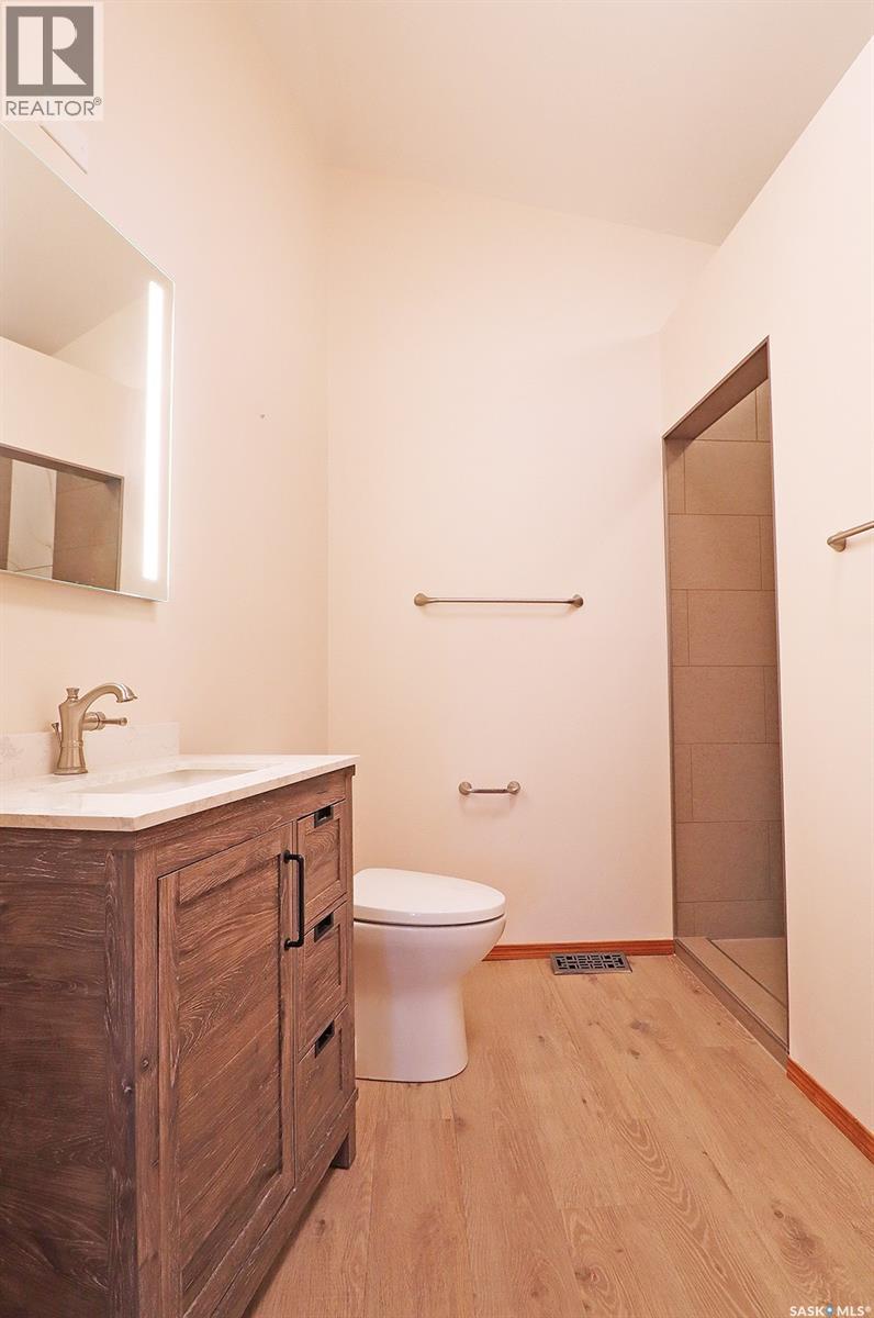 110 Logan Crescent E, Yorkton, SK - Indoor Photo Showing Bathroom