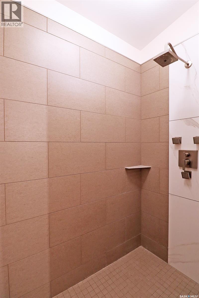 110 Logan Crescent E, Yorkton, SK - Indoor Photo Showing Bathroom