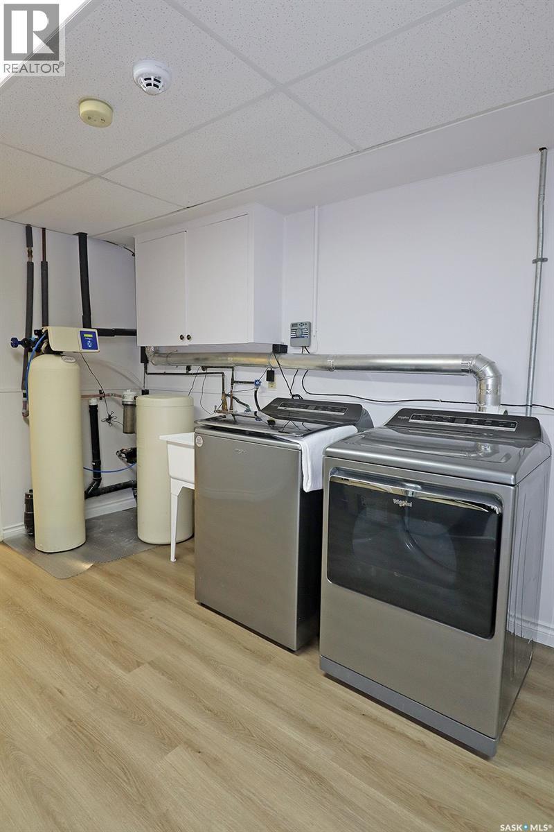 110 Logan Crescent E, Yorkton, SK - Indoor Photo Showing Laundry Room