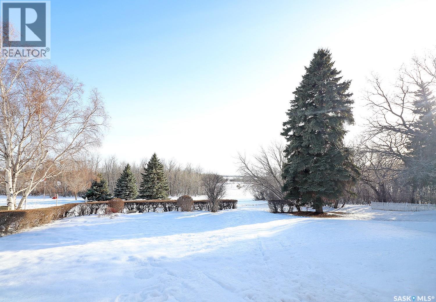 110 Logan Crescent E, Yorkton, SK - Outdoor